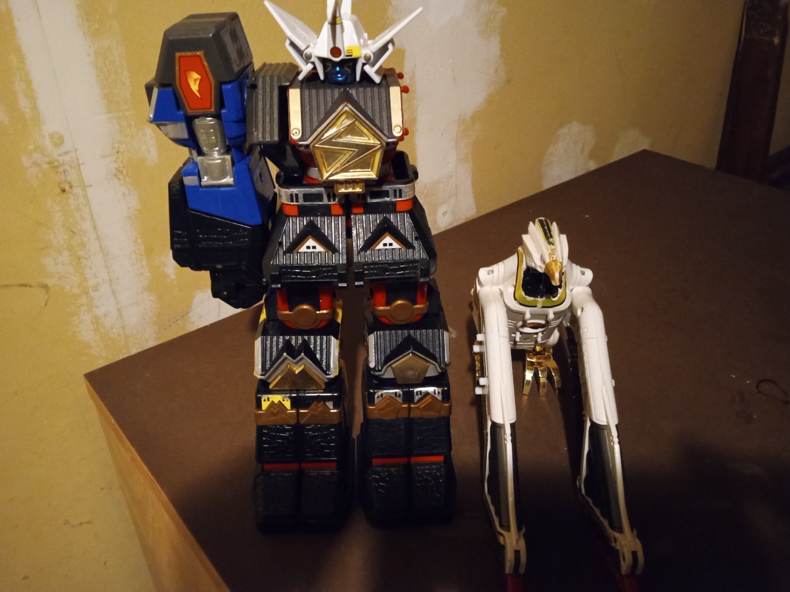 Vintage 1995 Bandai Mighty Morphin Power Rangers Deluxe Shogun Megazord