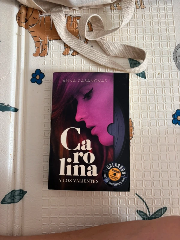 Carolina y los valientes