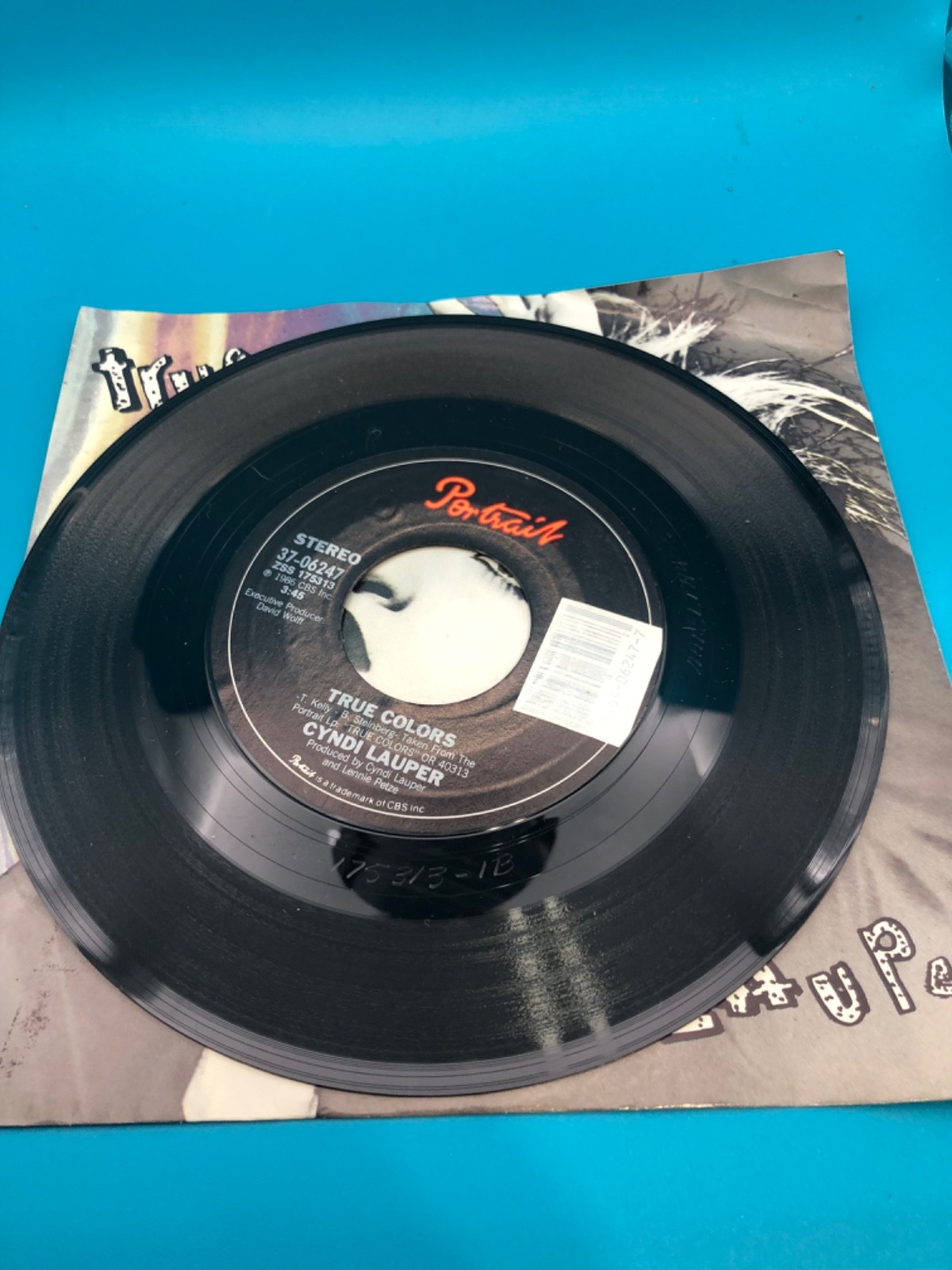 CYNDI LAUPER True Colors  45   1986 PORTRAIT 37-06247 NM  w/ Picture Sleeve