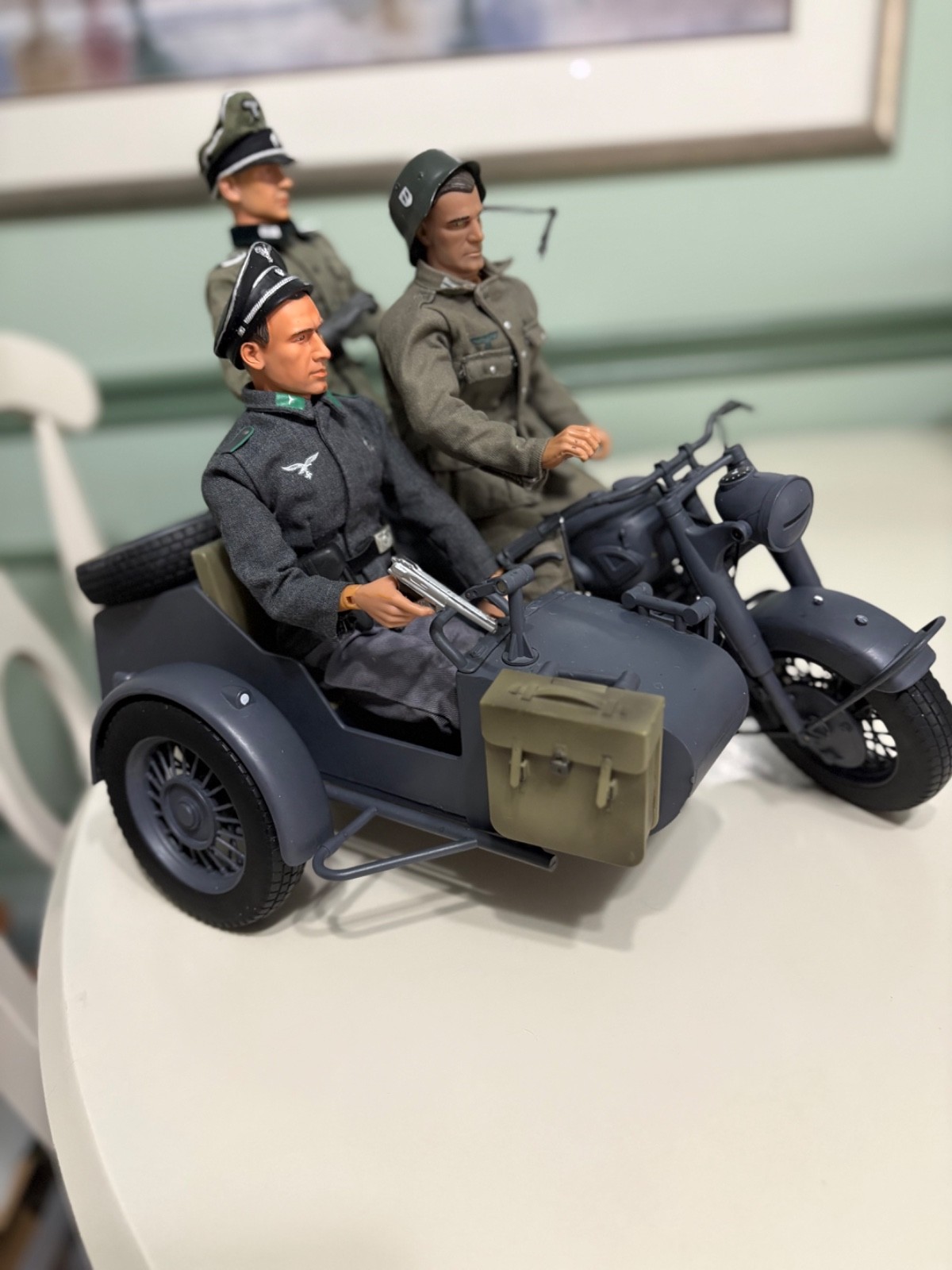 1/6 SCALE WW2 GERMAN MOTORCYCLE AND SIDE CAR 12" with 3 figures