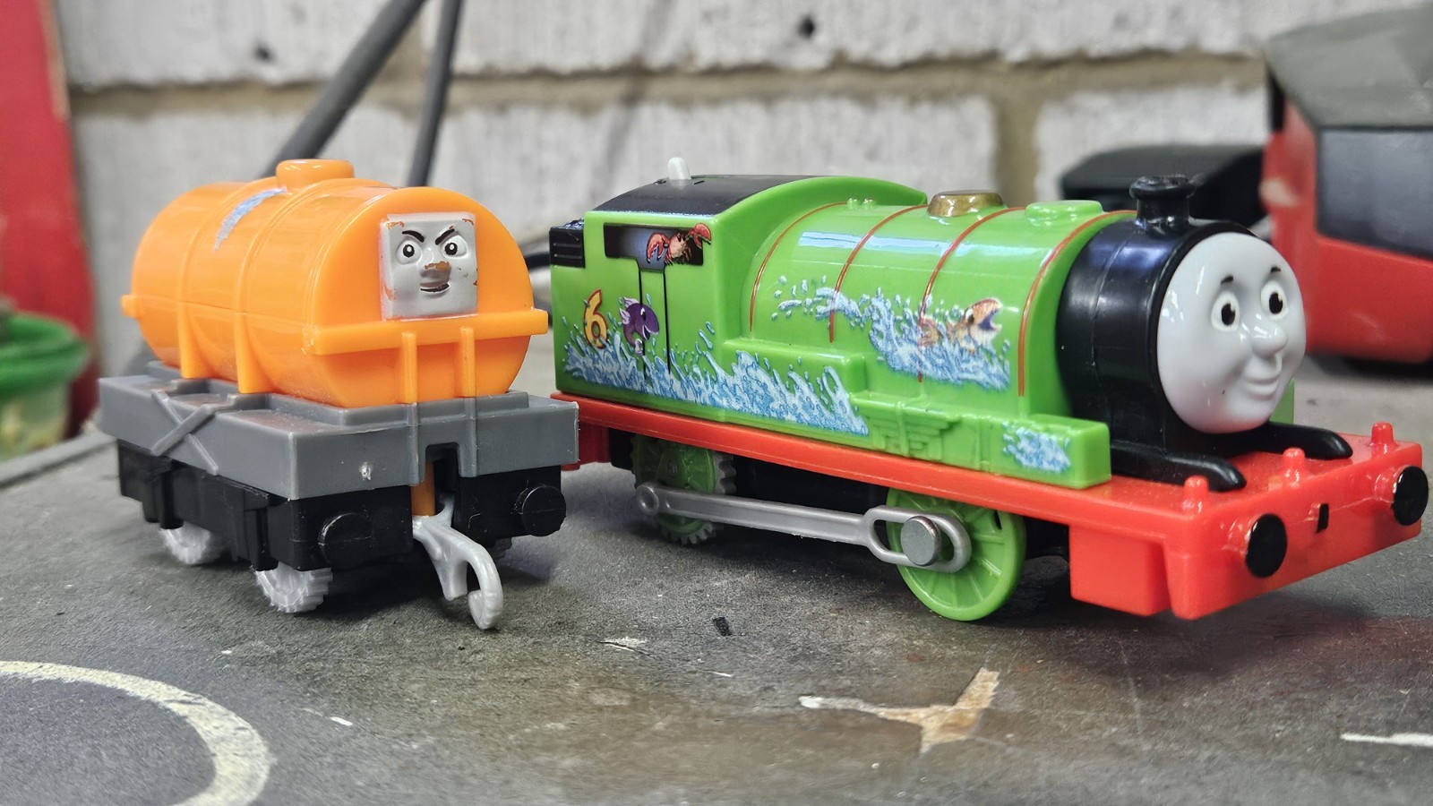 Trackmaster Thomas the Tank Engine Percy Take The Plunge With Troublesome Tanker