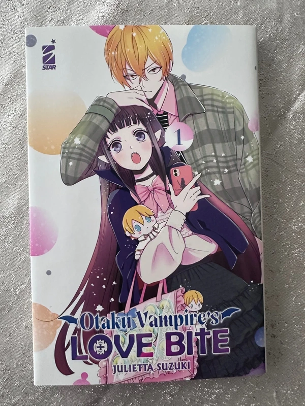 Otaku vampire's love bite