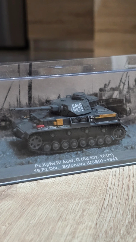 Panzer IV Ausf G. Die cast. 1:72