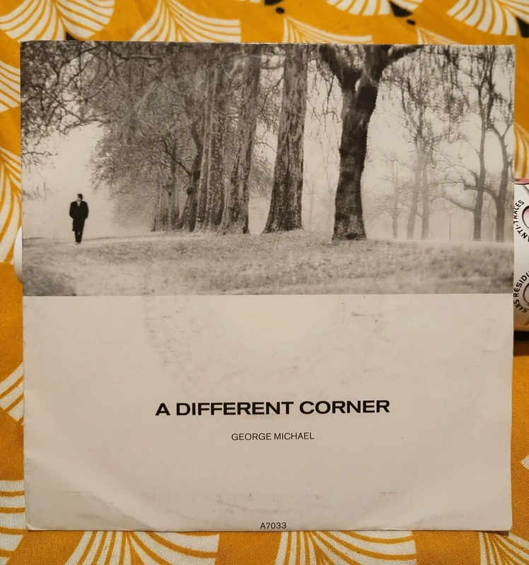 Vinyle 45 tours - George Michael - a différente corner