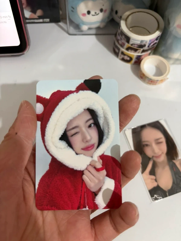 Yuna photocard tunnel vision