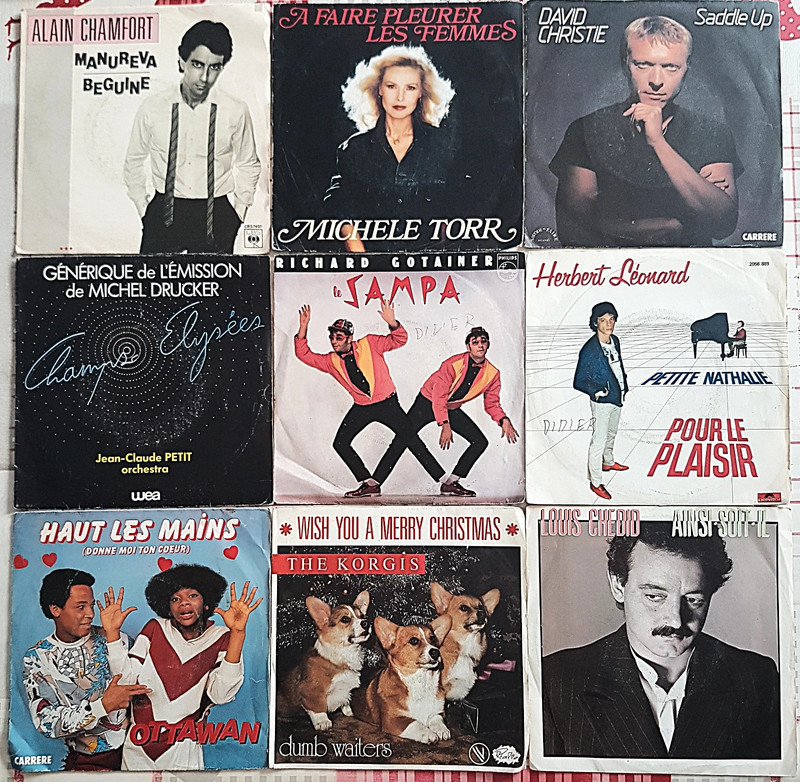 Lot de 9 disques vinyle en 45 tours en bon état