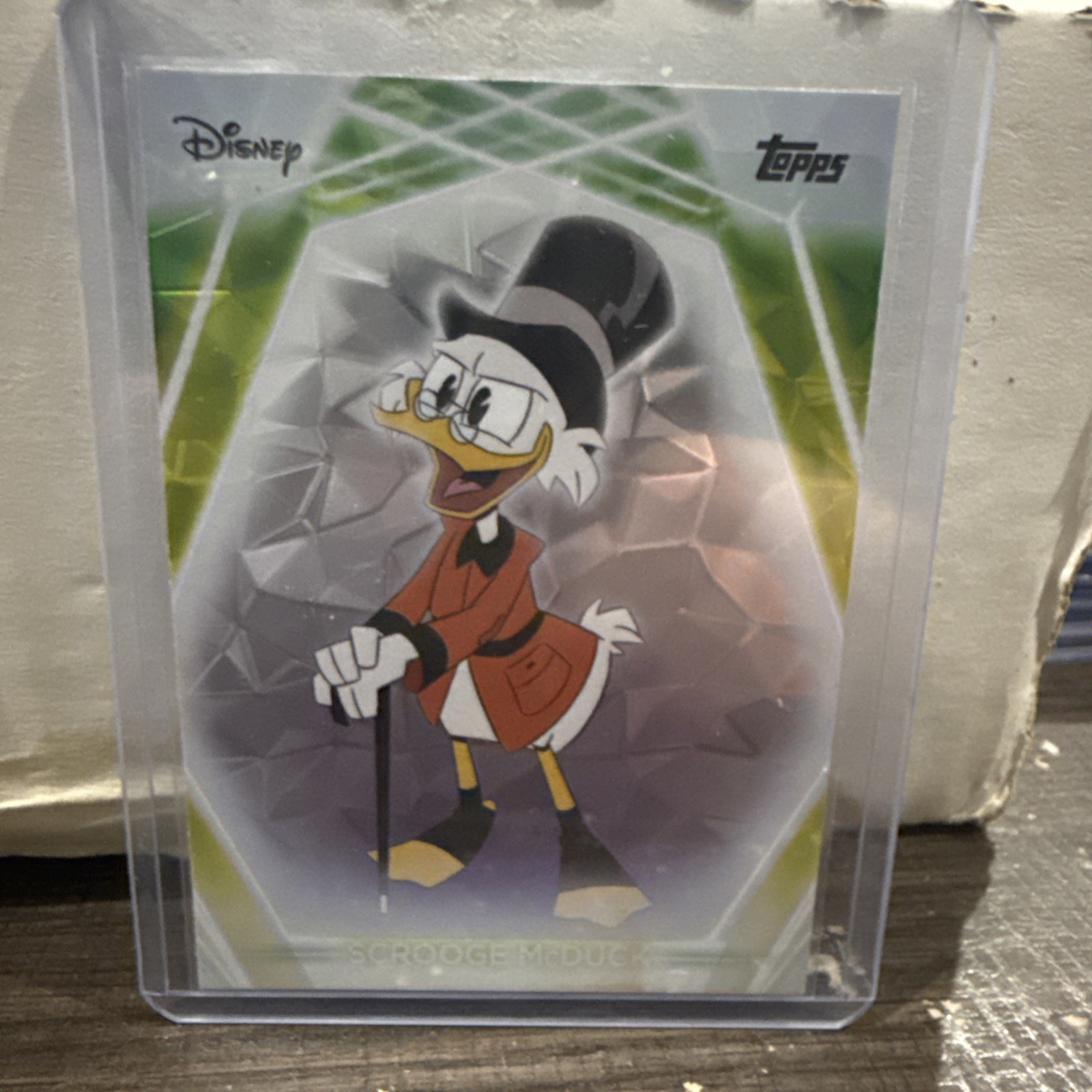 2026 Topps Disney Neon Paperone Paperone Paperone #151 Diamanté