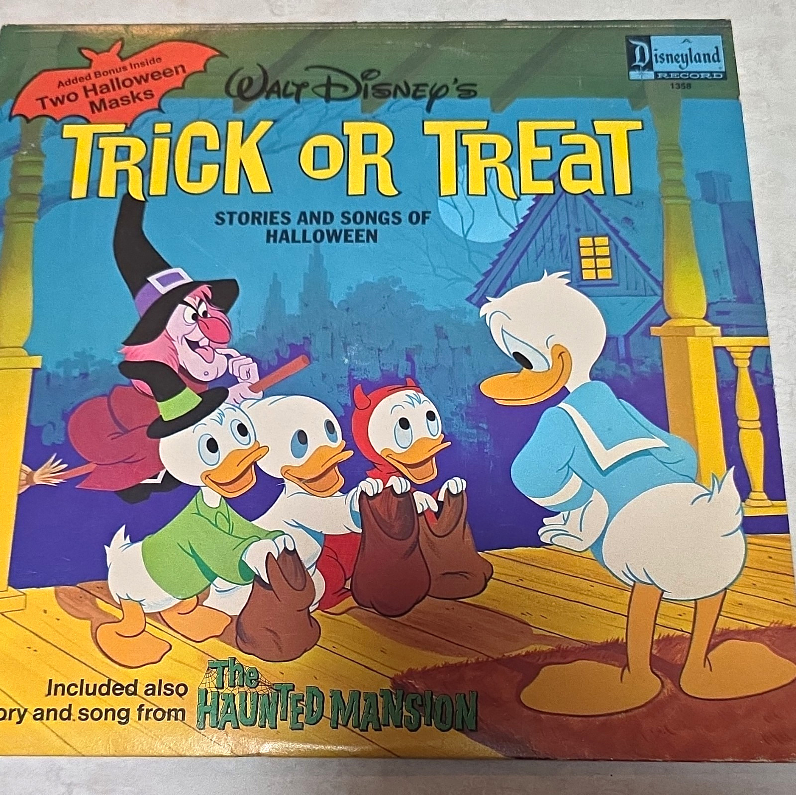 Walt Disney's Trick or Treat Ginny Tyler 1974 Disneyland 1358 LP 33 RPM Masks