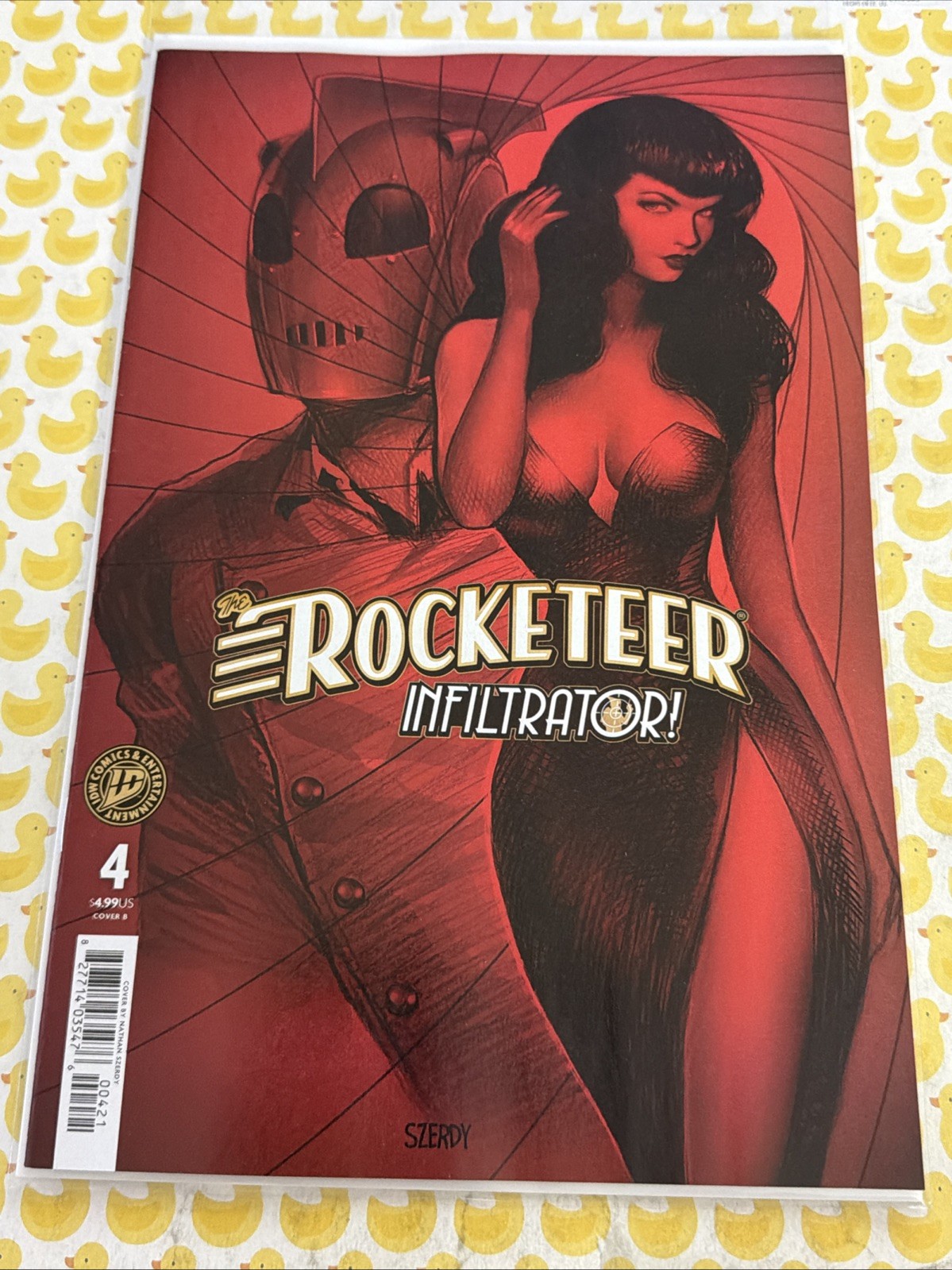 L'INFILTRATORE ROCKETEER! #4 BETTIE PAGE NATHAN SZERDY VARIANTE COPERTINA B 2026 IDW