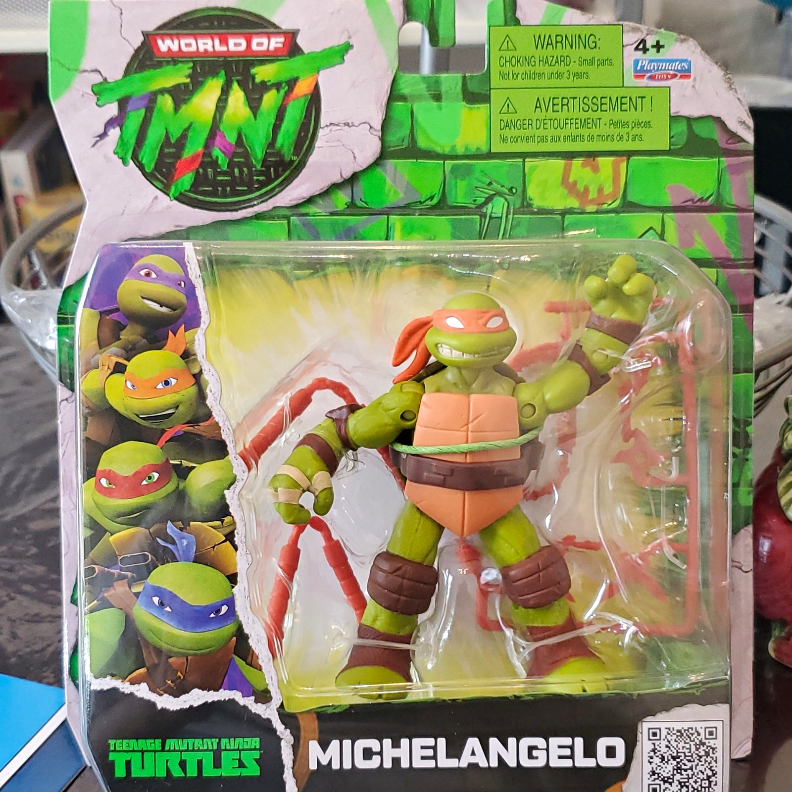 Playmates Toys World of TMNT Michelangelo Action Figure Ages 4+ Green/Orange