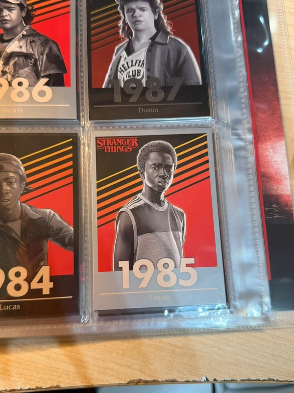 Card stranger things Lucas 1985 parallel silver