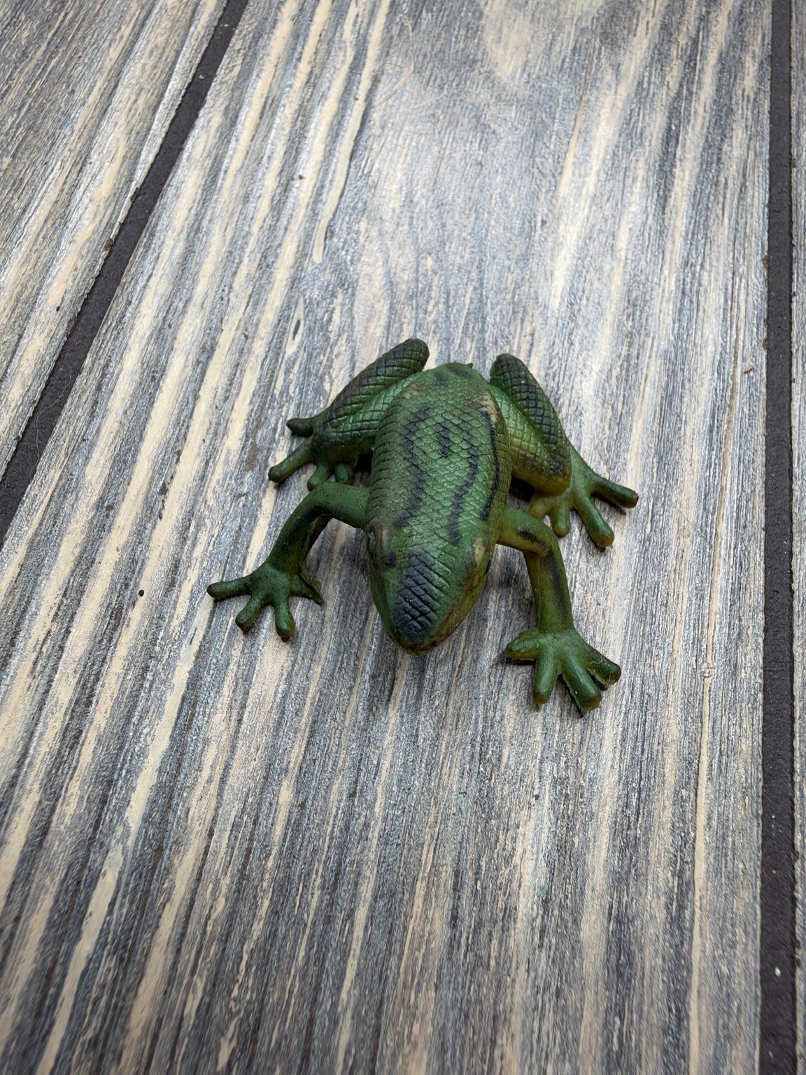Realistic Green Plastic Toy Frog Figurine Animal Collectible Made in China
