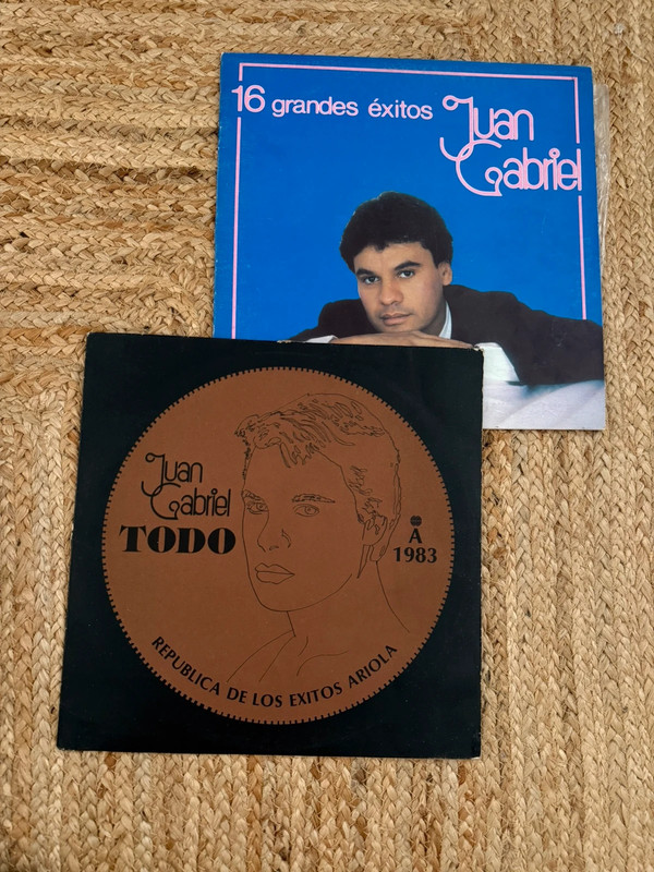 Vinilos grandes éxitos Juan Gabriel