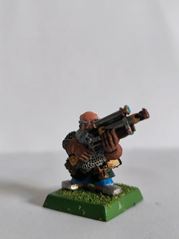 Enano atronador Warhammer