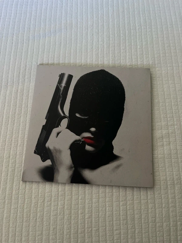 Vinile emis killa