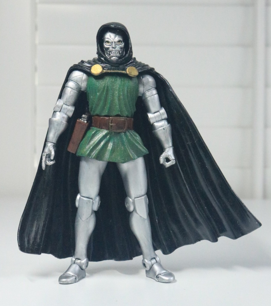 Vintage Toy Biz Marvel Legends Series 2 Dr. Doom (2002) Action Figure Loose 6"