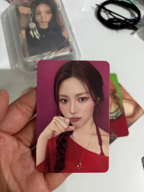 Ryujin photocard girls will be girls