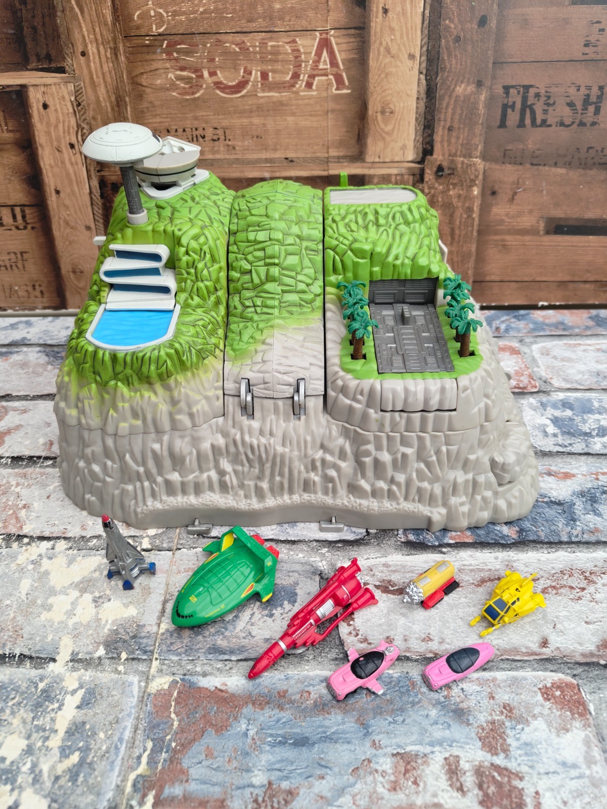Thunderbirds Movie Tracy Island Playset with Vehicles - 2004 Bandai - Sounds Wor