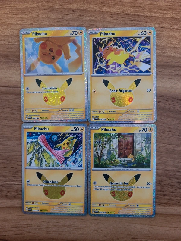 Lot de 4 cartes Pikachu 30 ans