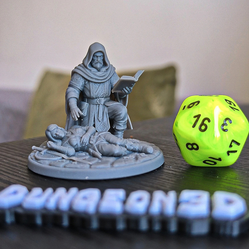 Cleric miniature d&d HQ