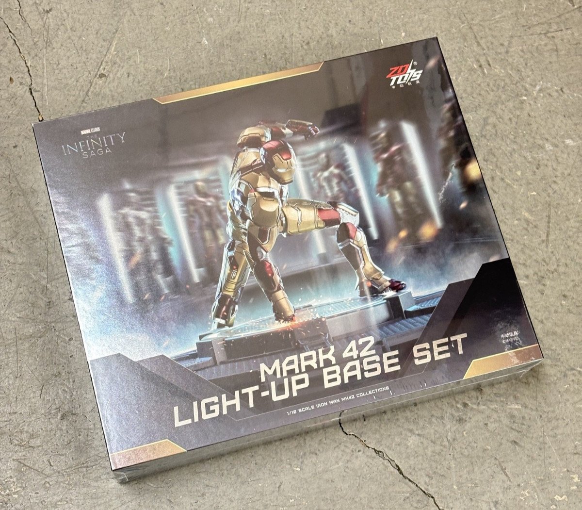 1953: ZD Toys Iron Man Mark 42 MK42 con set base illuminata scala 1/10