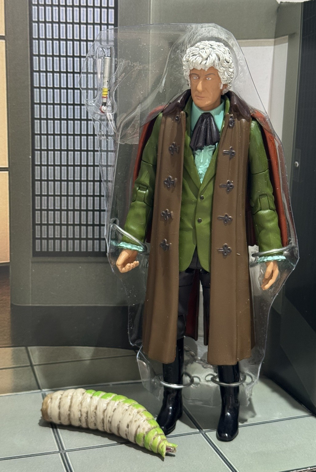 3rd Doctor Who Figure Jon Pertwee + Giant Maggot Loose Brand New
