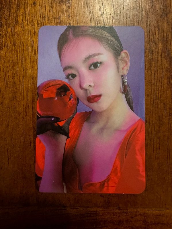 Lia photocard Guess Who