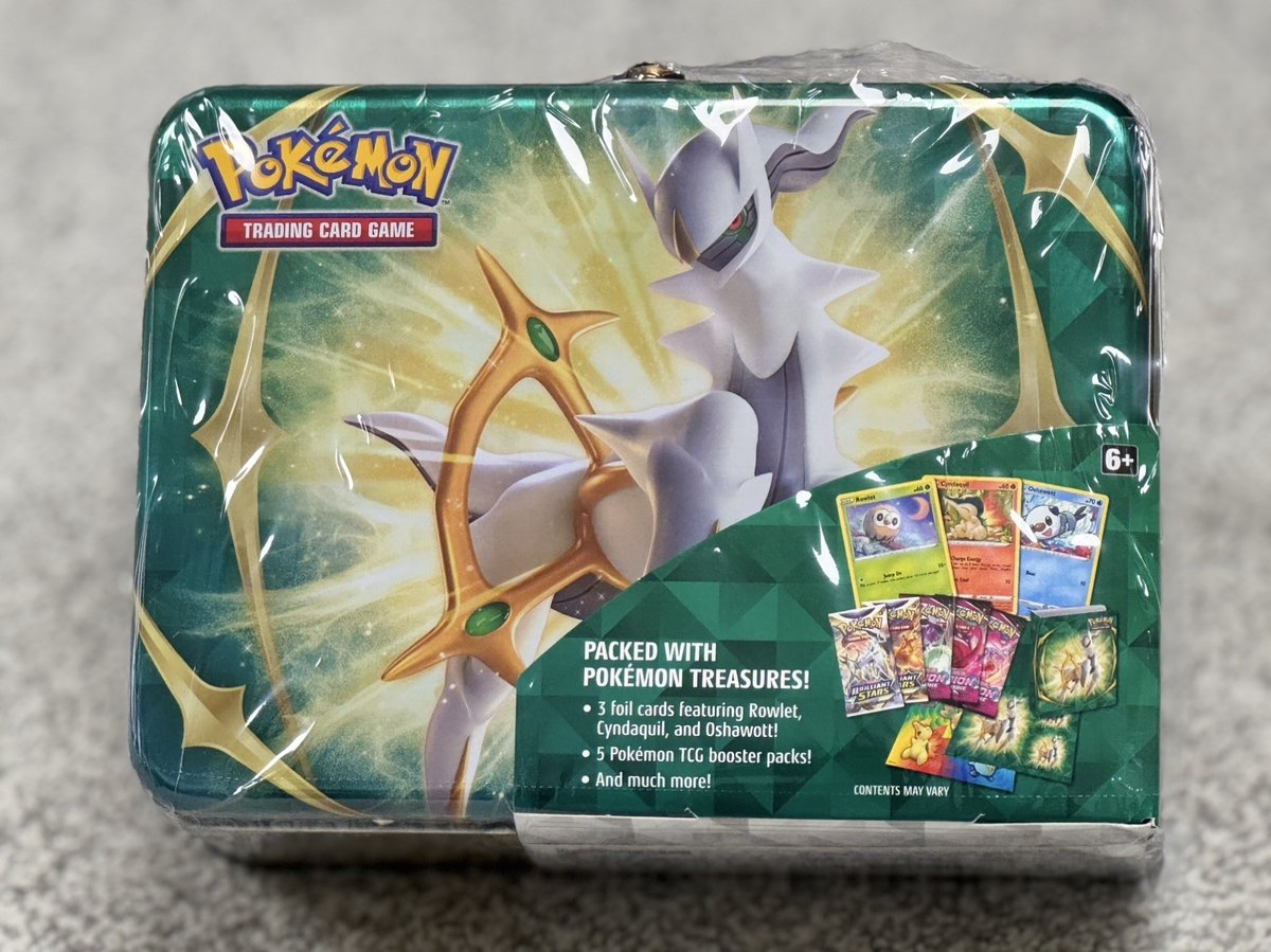 Spring 2022 Arceus Collector Chest Evolving Skies/Fusion Strike (See Pics)