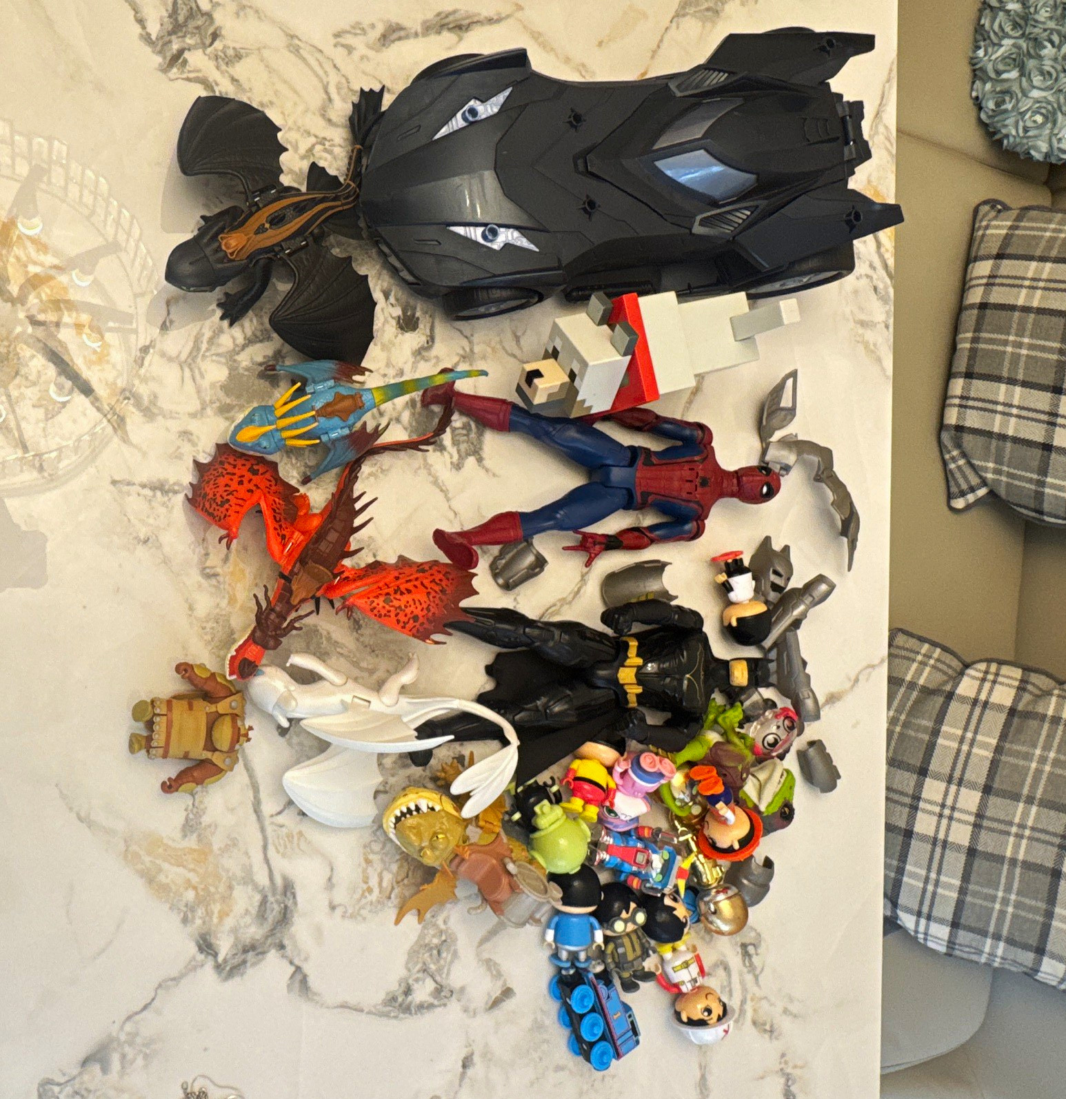 Mixed Lot Spider-Man Batman Toothless Minecraft Plastic Action Figures & Toys 