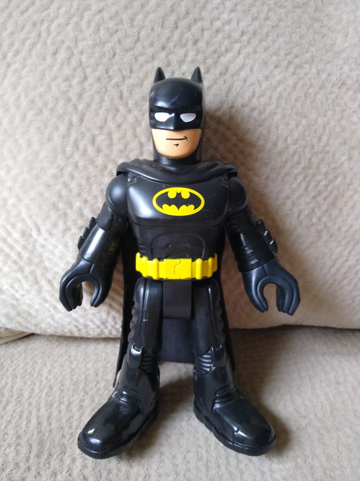 Modellino Batman 2019 10" con mantello in tessuto nero Mattel grande grosso, DC Comics