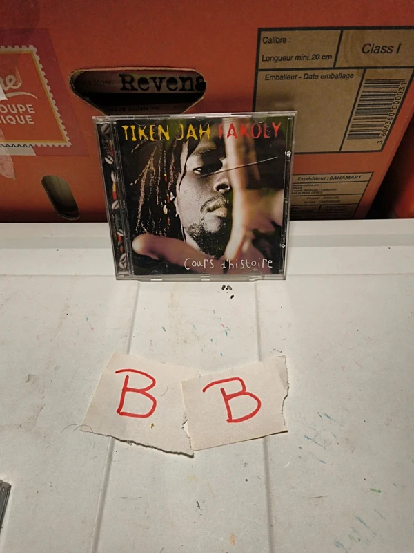Cours d'histoire
Tiken Jah Fakoly
Sm Import
CD
2000