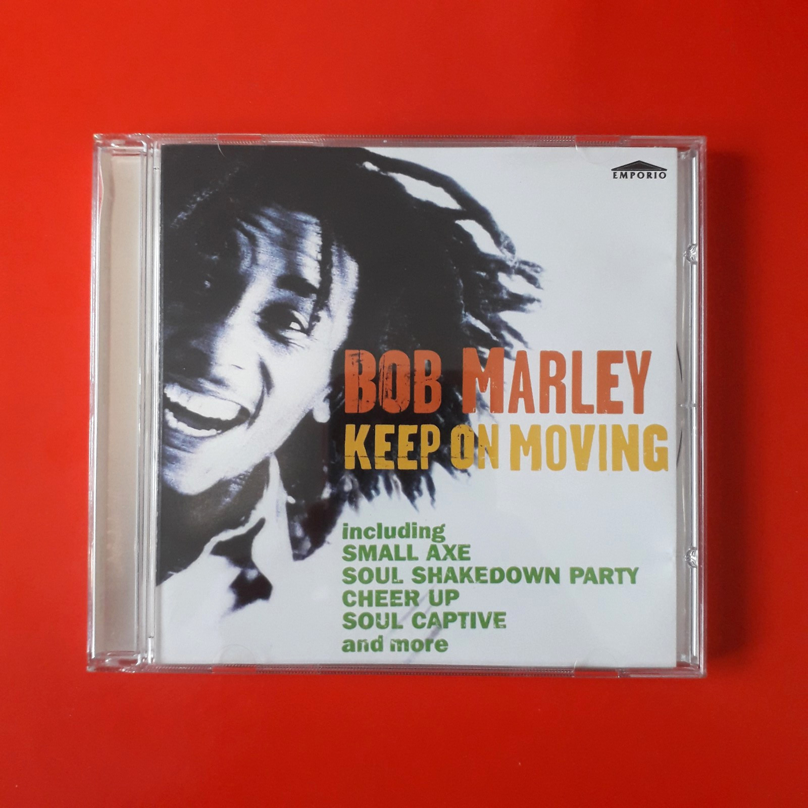 BOB MARLEY - KEEP ON MOVING - CD - ( 11 TRACKS ) - 1996 - TRACKED POSTAGE