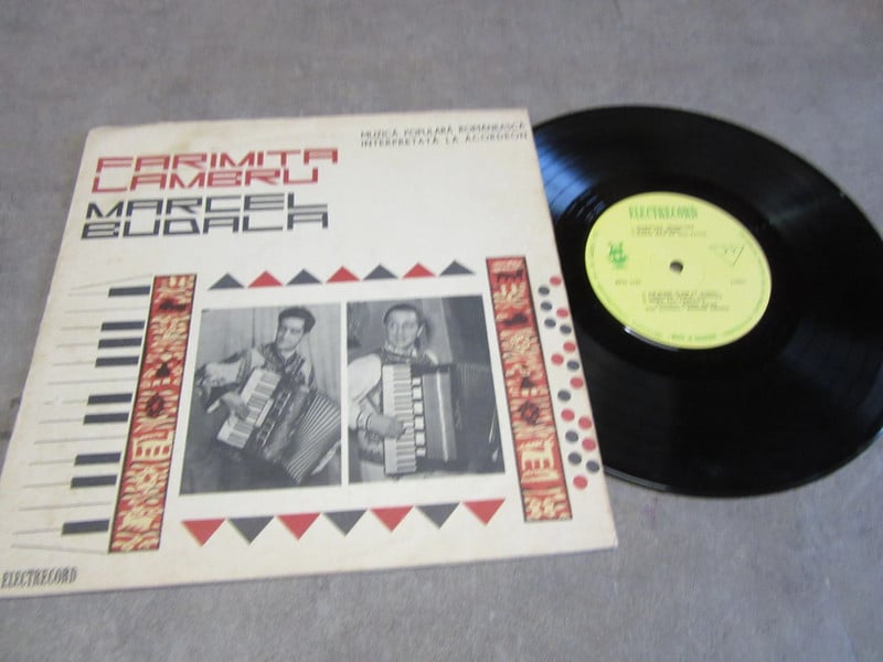 vinyle  33 tour 25 cm farimita lambru budala   populara  romanesca  accordeon