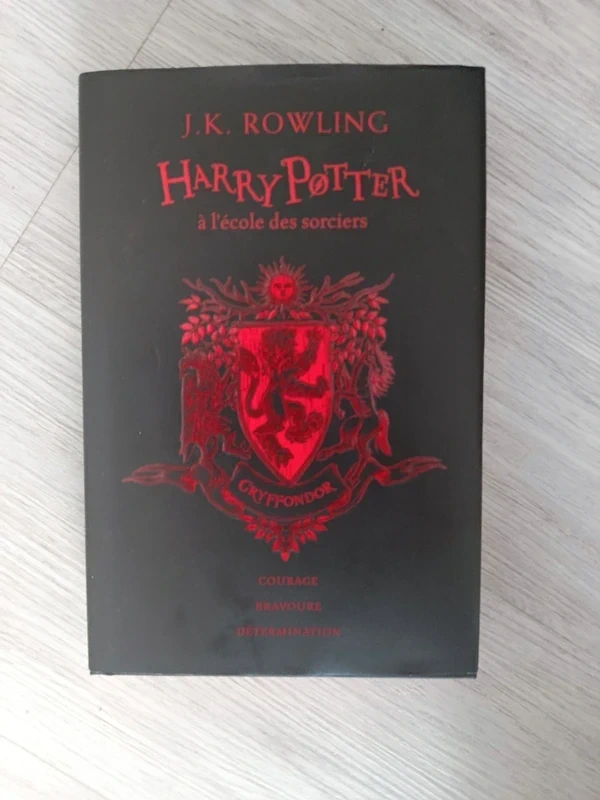 Livre Harry Potter à l'école des sorciers édition anniversaire gryffondor