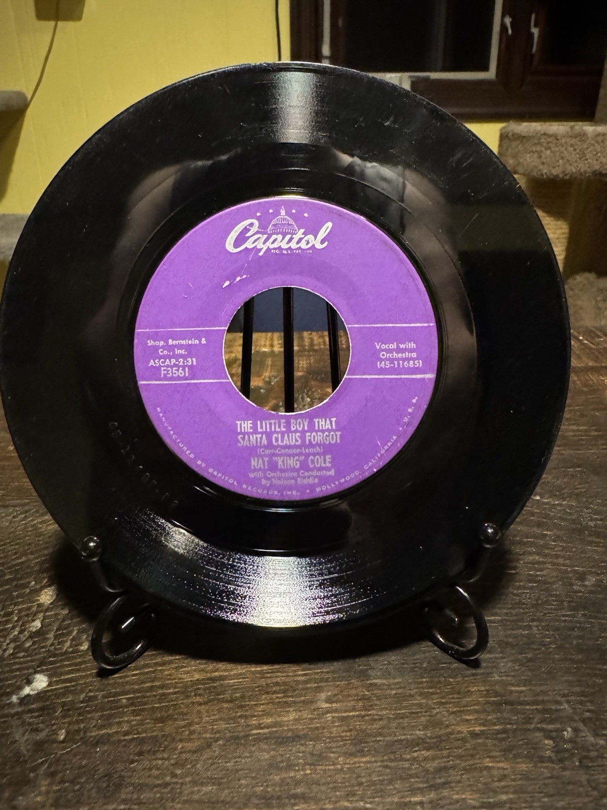 Nat King Cole Little Boy That Santa Claus Forgot / The Christmas Song 45 F3561
