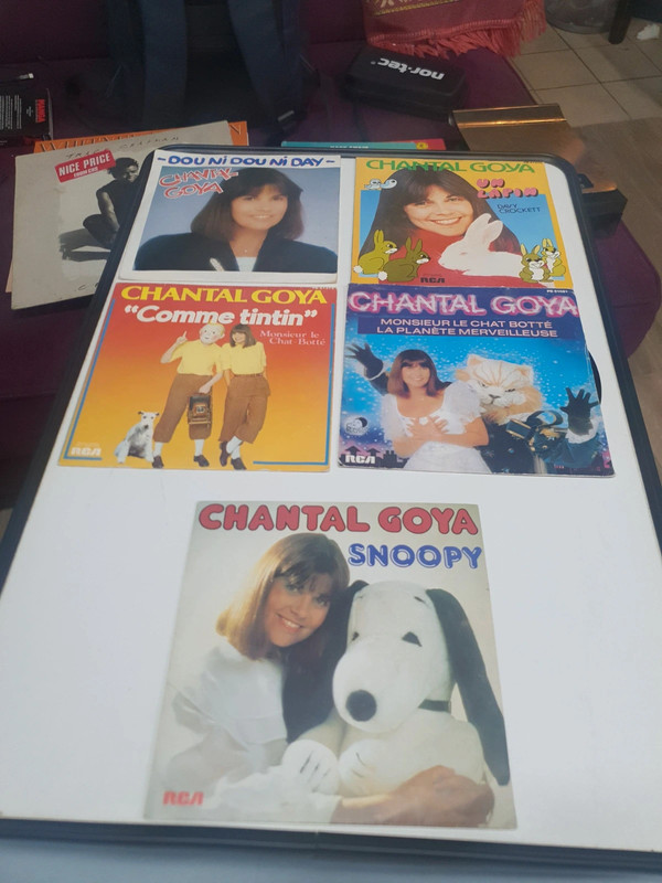 Chantal goya Lot 5 vinyles comme tintin un lapin etc
