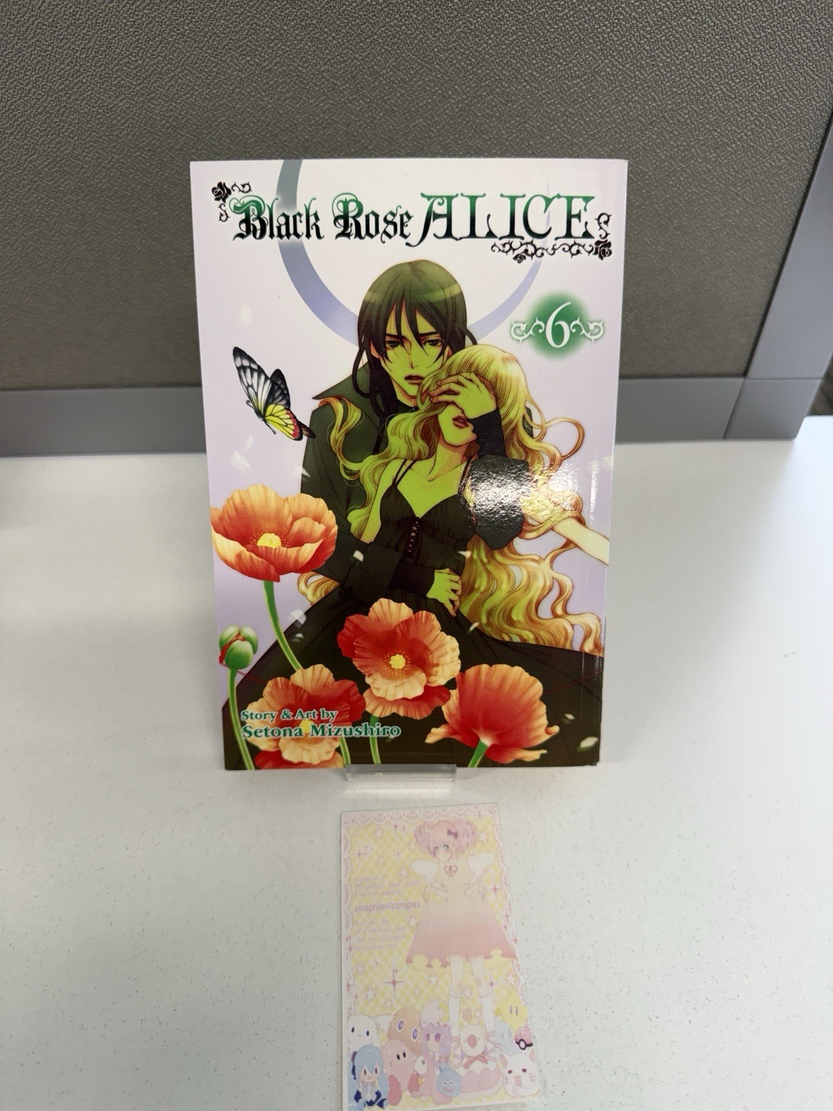 Black Rose Alice Manga Volume 6 di Setona Mizushiro pubblicato da Shojo Beat