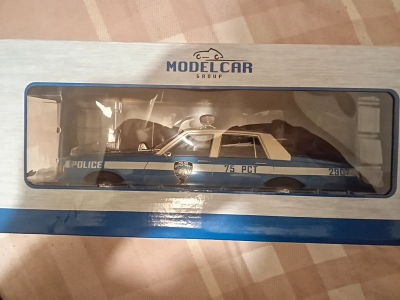Chevrolet Caprice Police 1:18