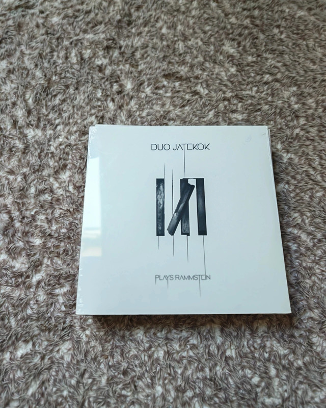 Vinyle duo jatekok plays Rammstein