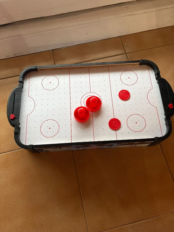 Gioco da tavolo: air hockey