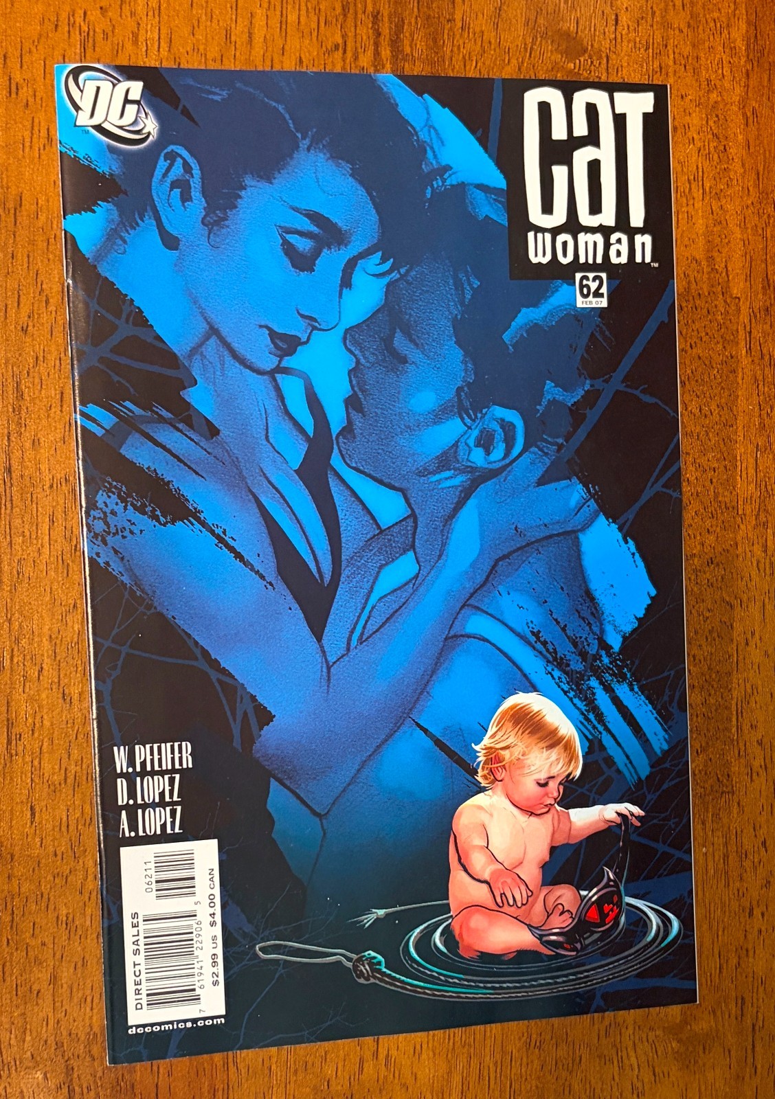 CATWOMAN #62 (DC Comics 2007) -- Copertina Adam Hughes GGA -- quasi nuova -