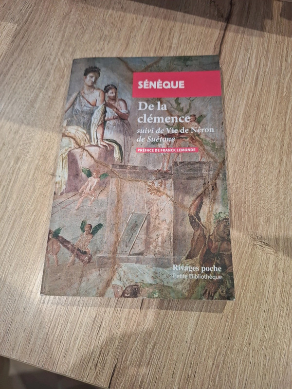 Livre seneque de la clémence en tres bon etat