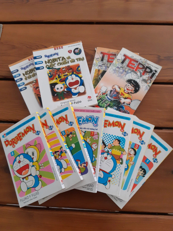 Lot de mangas Doraemon en vietnamien