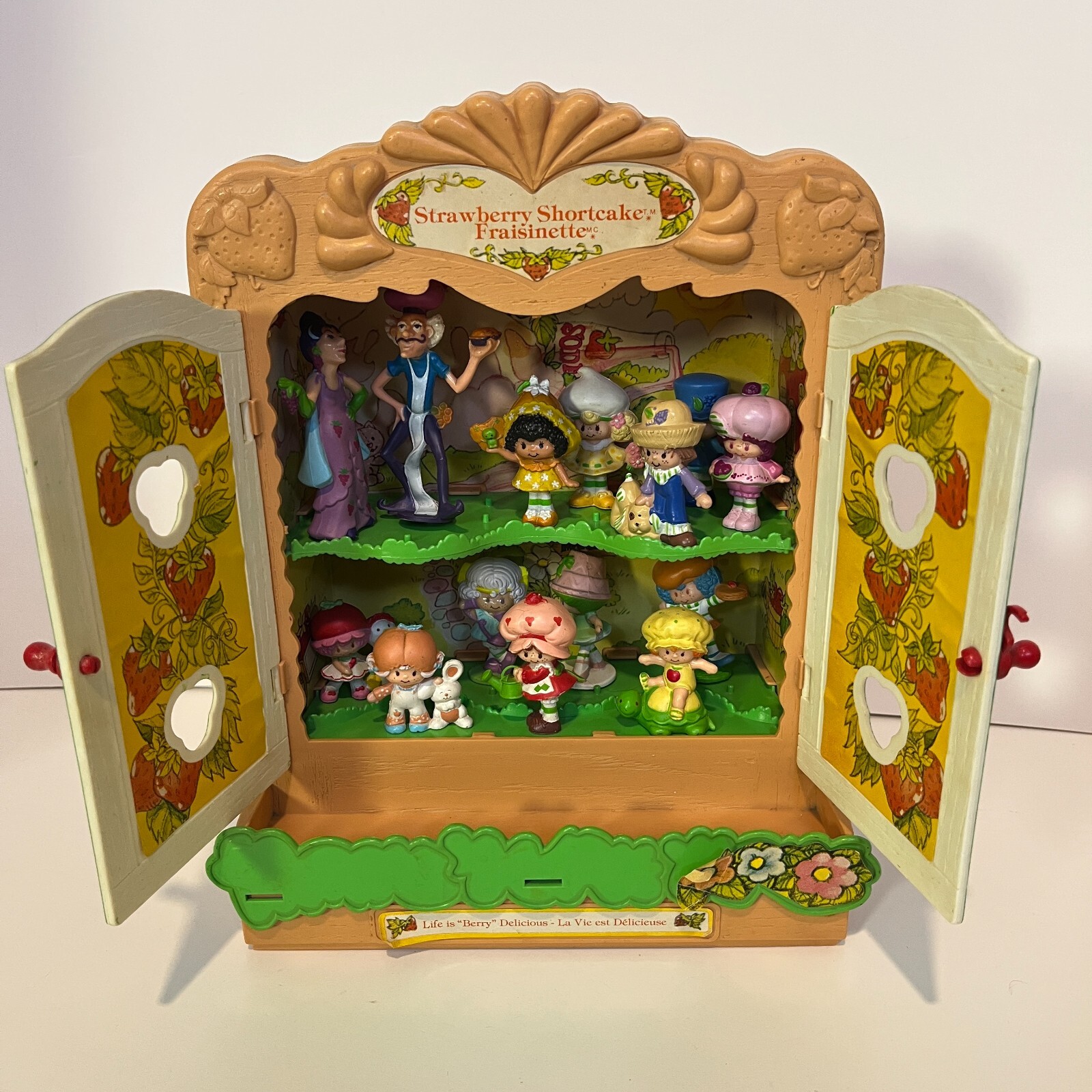 Vintage Strawberry Shortcake Cabinet Mini PVC FIGURE Display Lot of 14