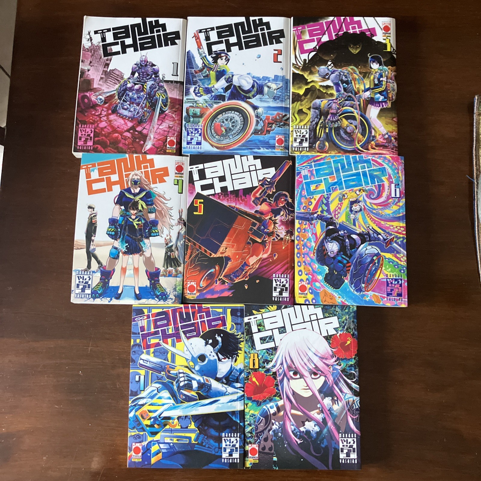 Tank Chair Manga 1-8 come in foto