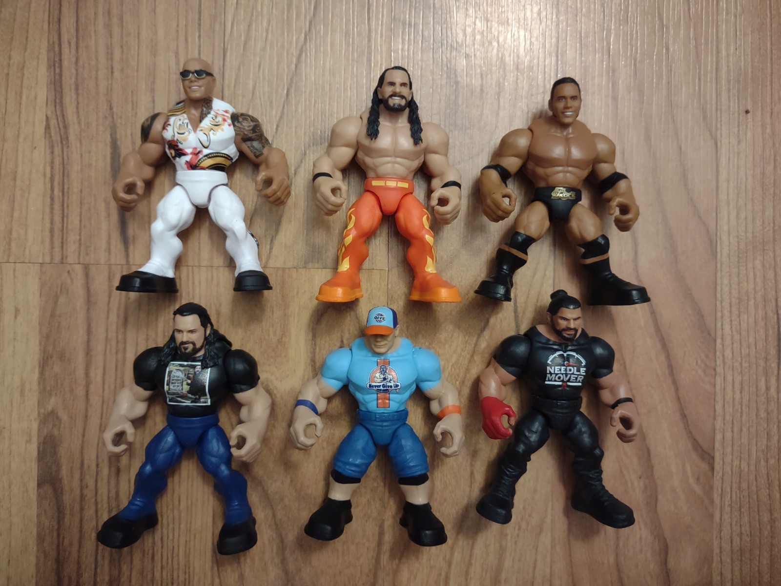 Wwe Knuckle Cruncher lotto di 6 The Rock, John Cena, Roman Reigns, Seth Rollins Et