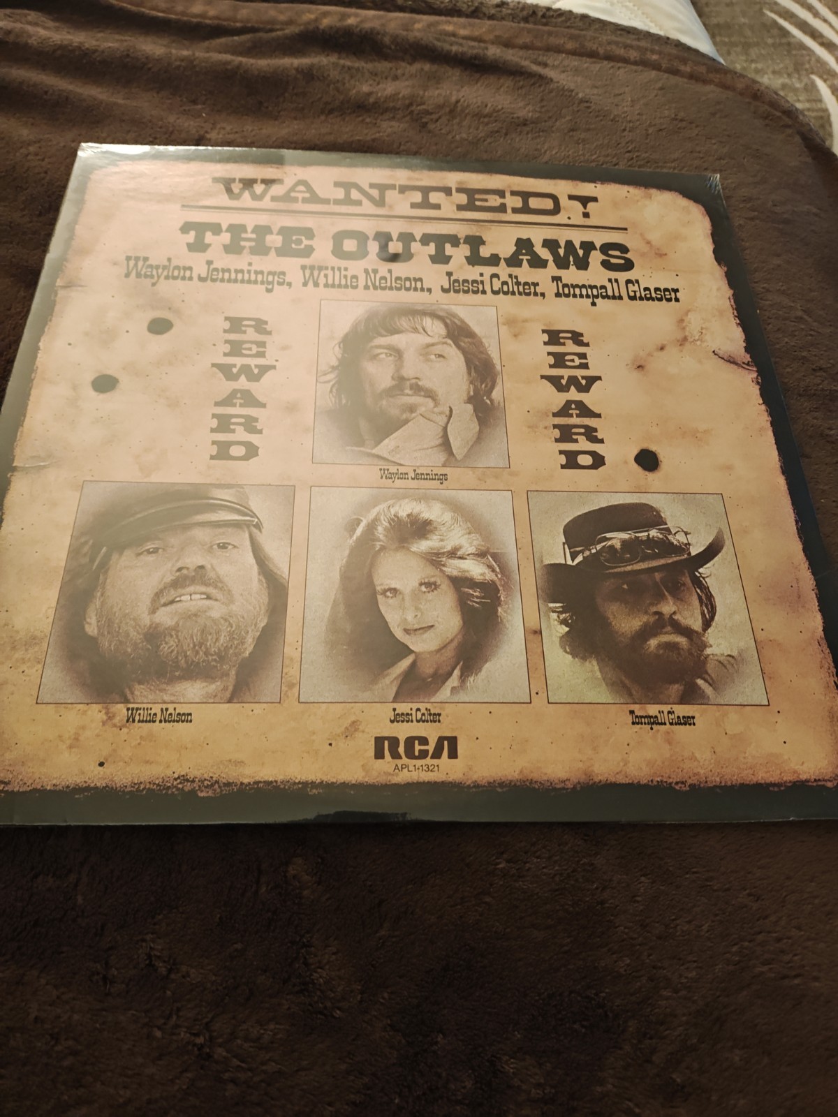 The Outlaws Wanted, RCA APL 1-321 1976 Sealed