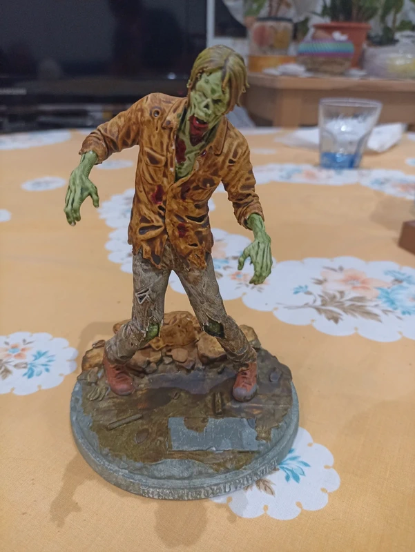 Statuetta zombie