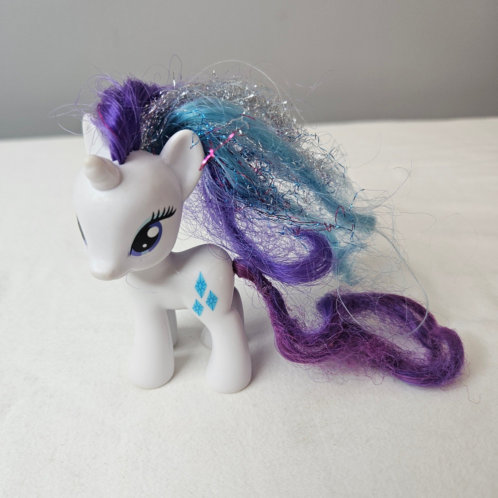 Hasbro My Little Pony G4 Rarity Unicorn Figure White Purple Tinsel Hair 2010