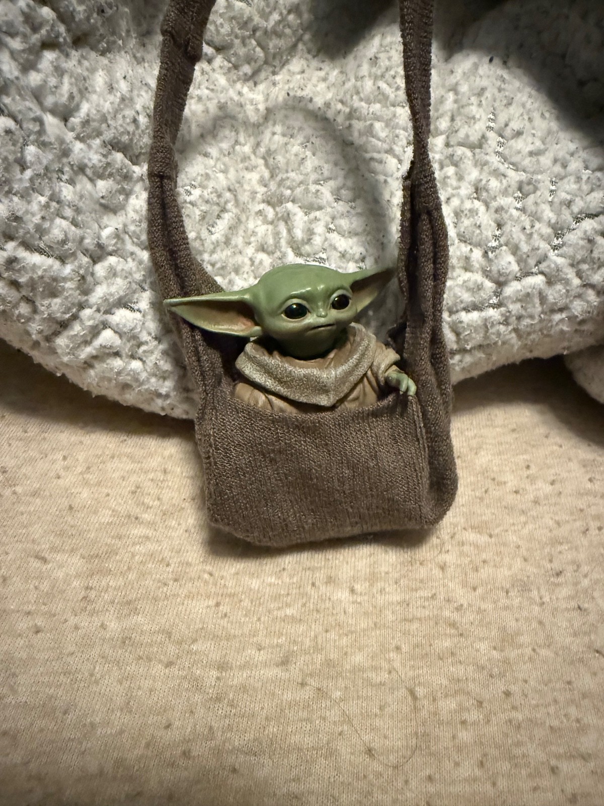 Hot Toys Modellino da collezione 1/6 Grogu in Bag